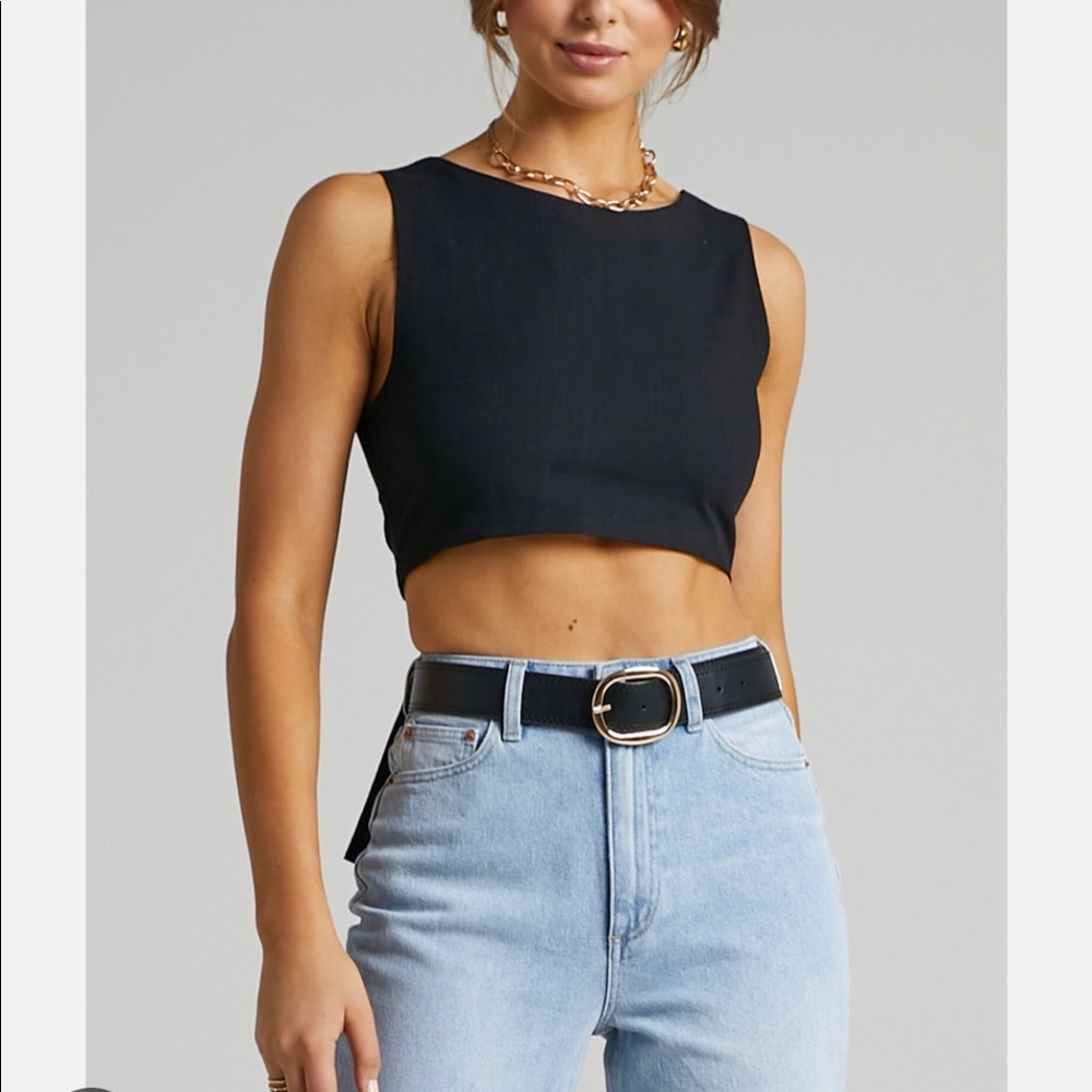NEW Showpo Loxley Black Line Crop Top NWT size 2
